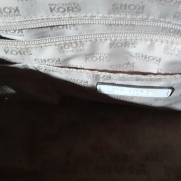 MK purse - Picture 3 of 4